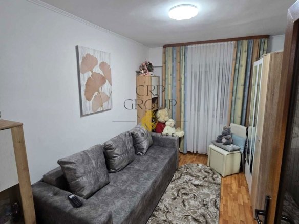 Apartament 3 camere, etaj 2/4, 81 mp totali, zona Urban – Bd. Garii