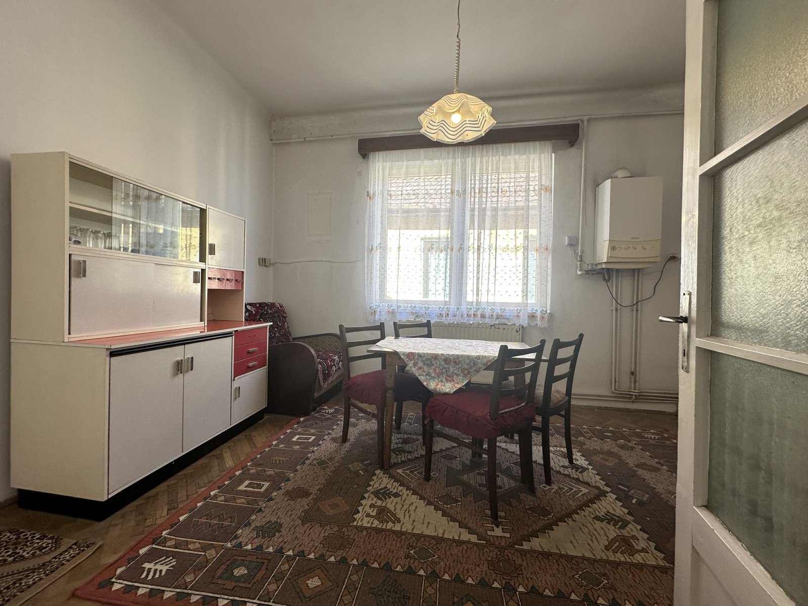 ffdcaf846c6340c0997fd6fd38fd02b9 Apartament in casa spațios la doar 5-7 minute de Centrul Istoric