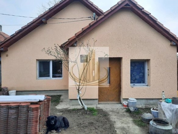 Casă individuală Plopi, 75 mp, teren 1.365 mp, 2 corpuri